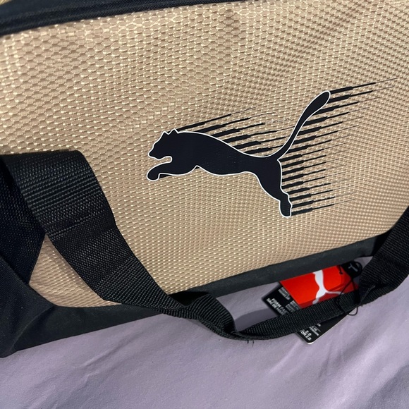 🌸NWT PUMA DUFFEL BAG🌸 - Picture 7 of 14